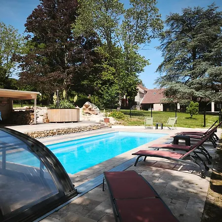 Vakantiehuis Lou Cantou Sur Lunain-piscine & Nordique